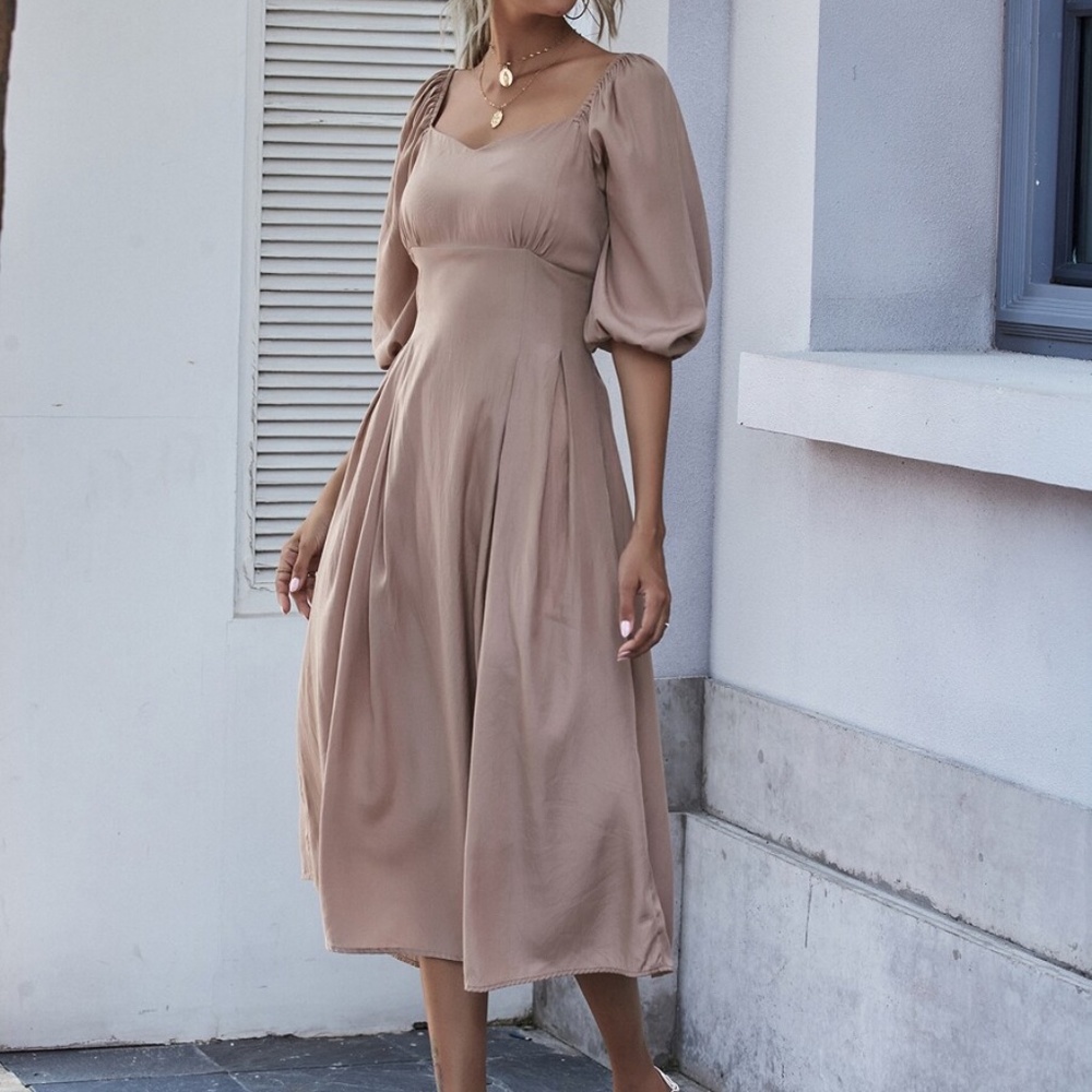 Khaki Sweetheart neck short sleeve midi dress - Picture 10 of 13